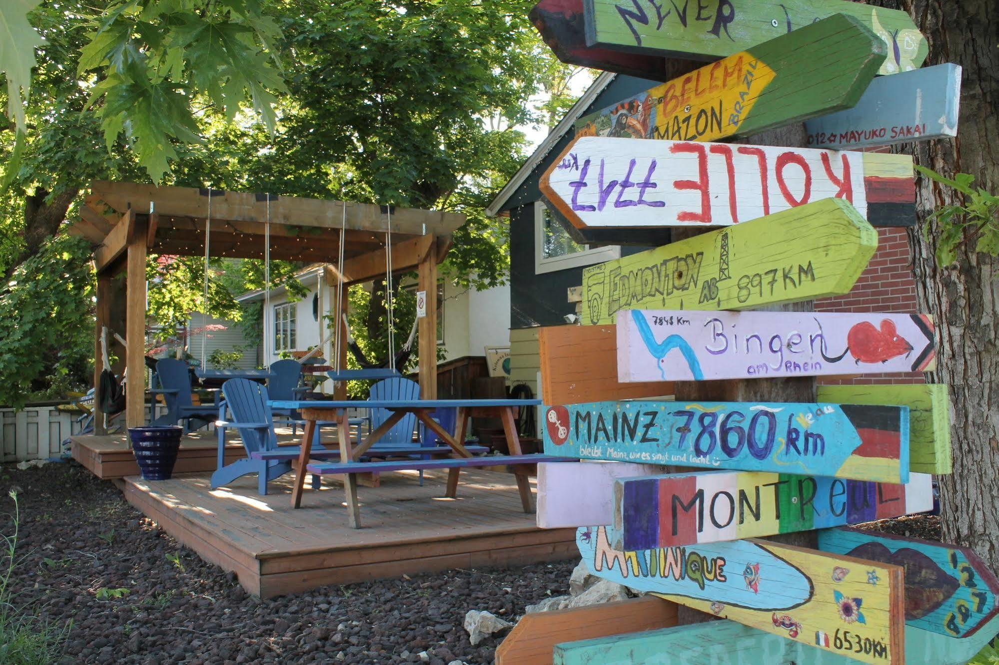 Kelowna International Hostel Exterior foto